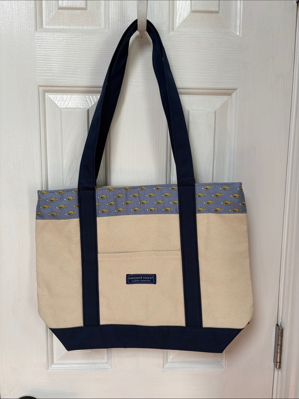 Vineyard Vines Navy and Cream Canvas Tote with Seahorse Accent NWOT